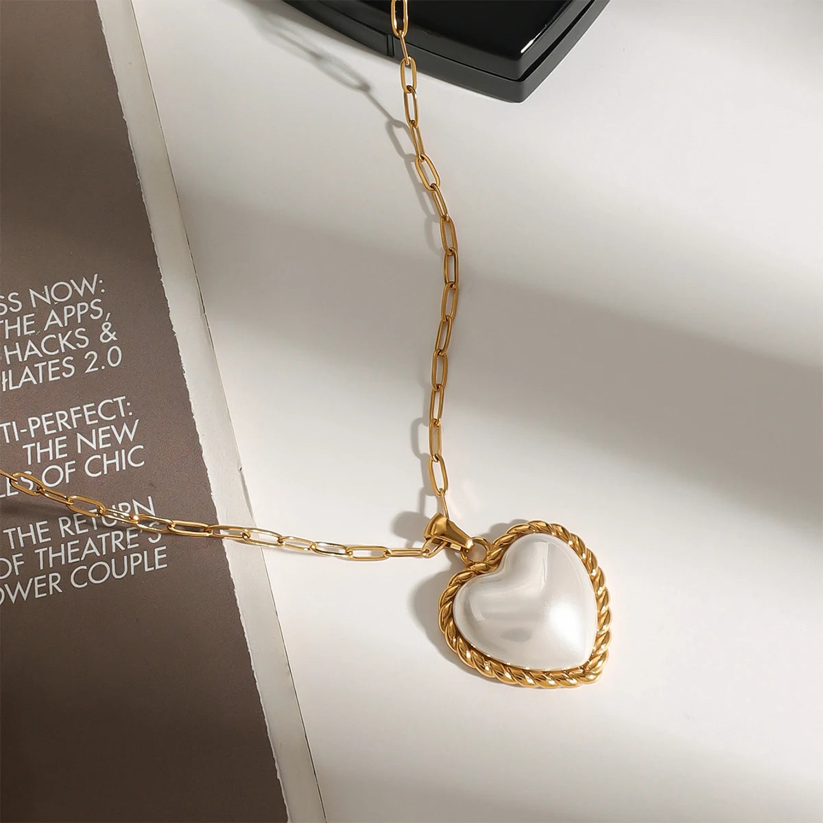 Retro 18K Gold Plated Heart & Pearl Pendant Necklace